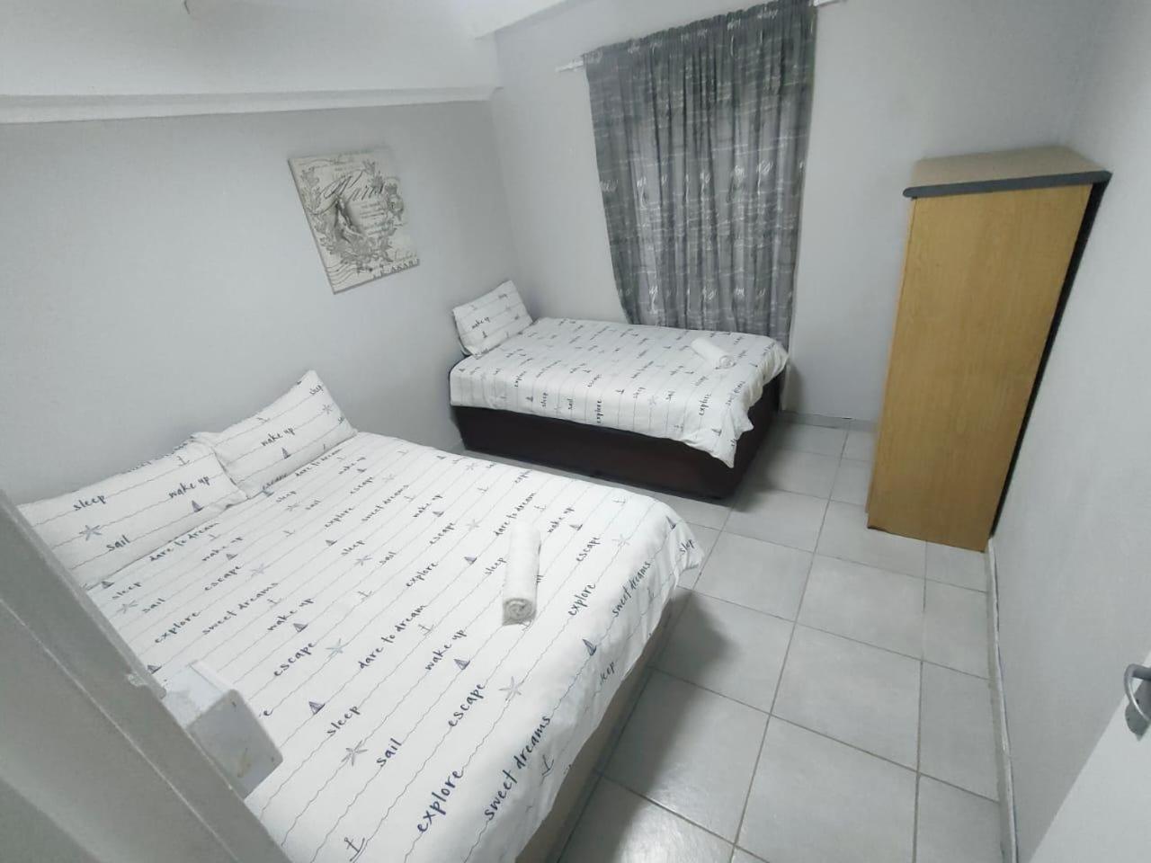 Blue Mountain Farm Lodge, Cabins & Cottages Swellendam Room photo