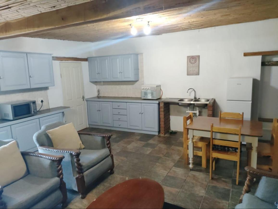 Blue Mountain Farm Lodge, Cabins & Cottages Swellendam Room photo
