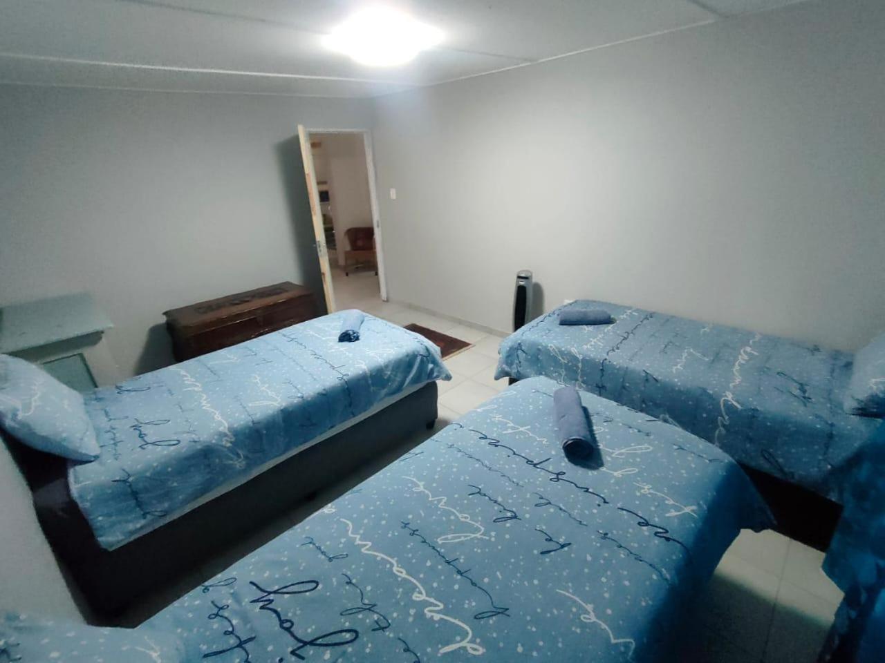 Blue Mountain Farm Lodge, Cabins & Cottages Swellendam Room photo