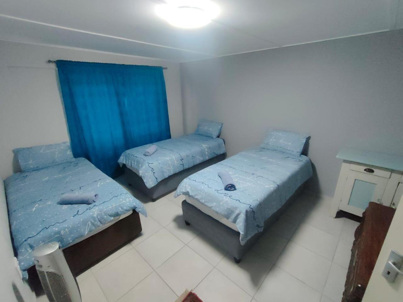 Blue Mountain Farm Lodge, Cabins & Cottages Swellendam Room photo