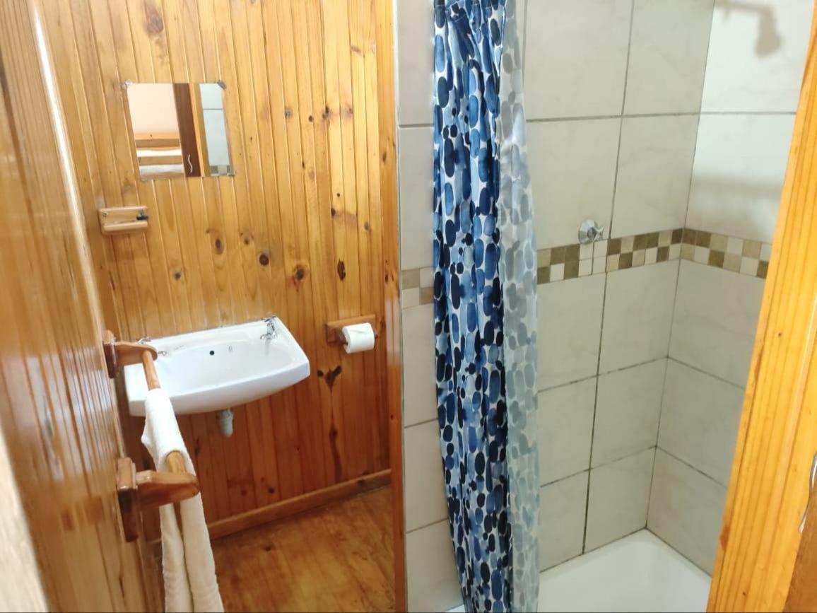 Blue Mountain Farm Lodge, Cabins & Cottages Swellendam Room photo