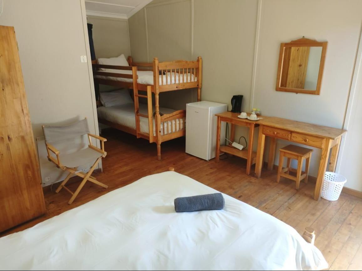 Blue Mountain Farm Lodge, Cabins & Cottages Swellendam Room photo
